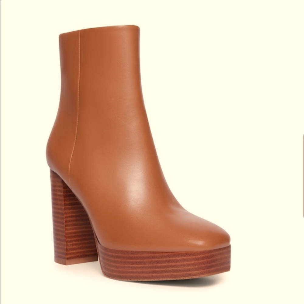 Like new super cute Madden Girl platform booties for that cool vintage look!